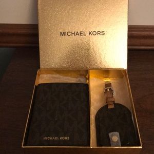 Michael Kors passport and luggage tag set